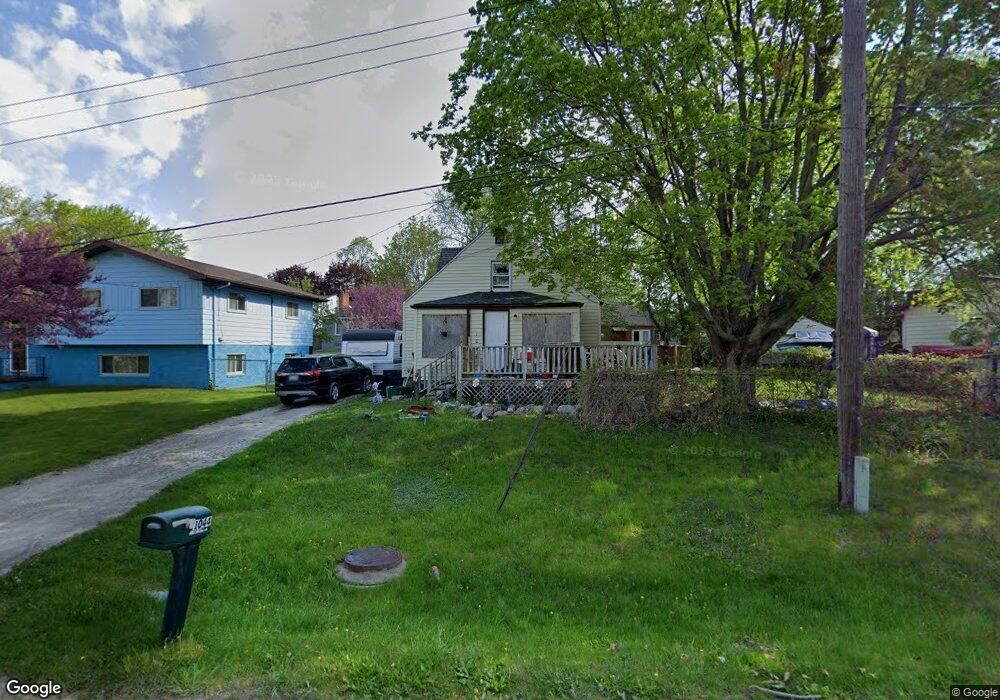 1044 W Mandeville St, Flint, MI 48507 - photo 1