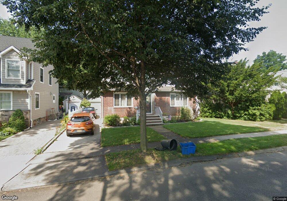 30 Primrose Ave, Floral Park, NY 11001 - photo 1