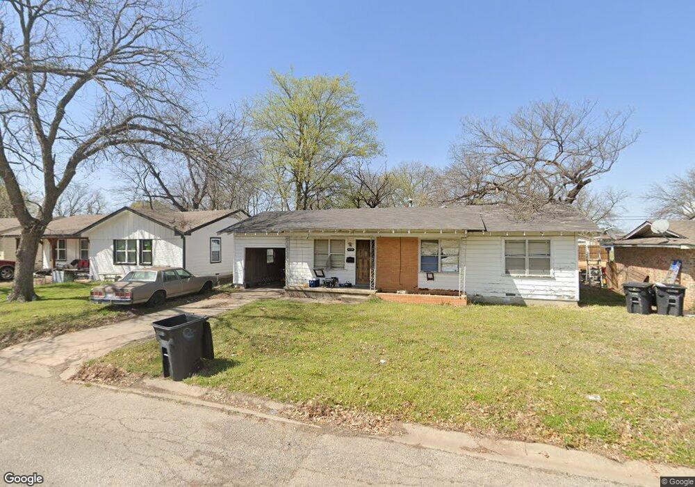 910 Euclid St, Cleburne, TX 76033 - photo 1