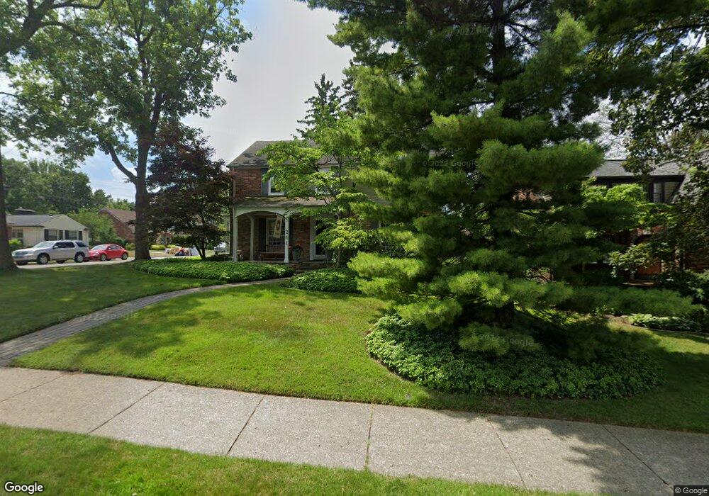 241 Ridgemont Rd, Grosse Pointe Farms, MI 48236 - photo 1