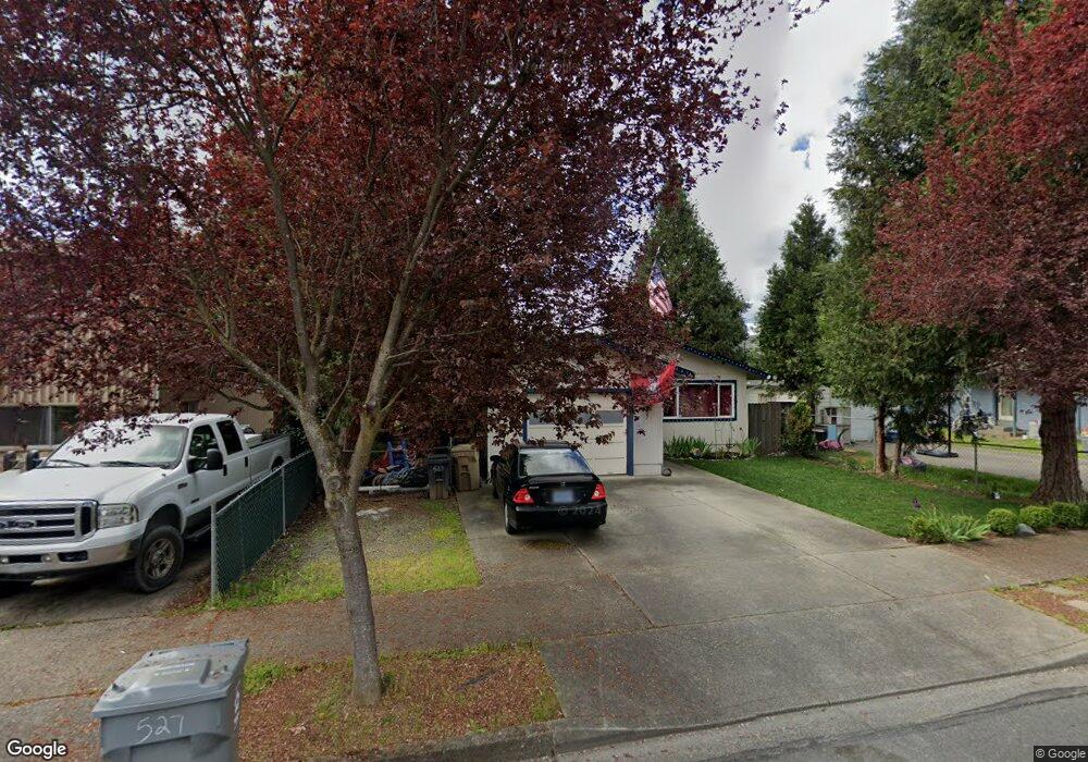 527 NW C St, Grants Pass, OR 97526 - photo 1