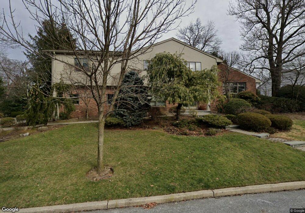 71 N Virginia Ct, Englewood Cliffs, NJ 07632 - photo 1
