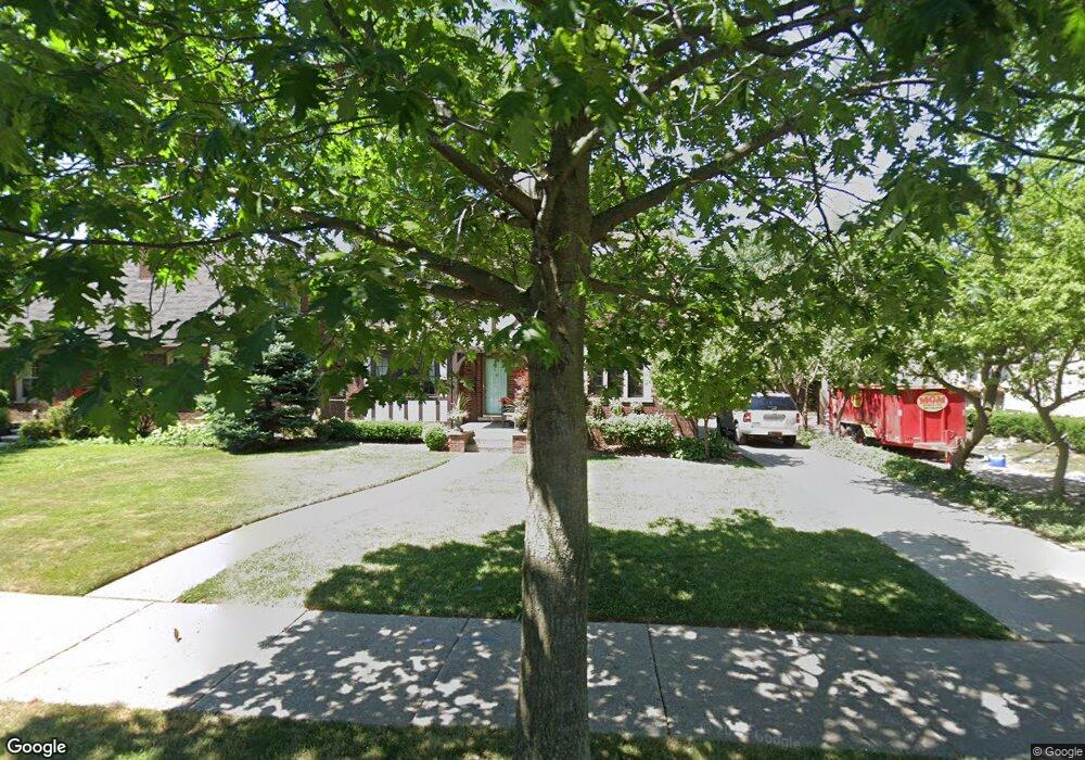 539 Fisher Rd, Grosse Pointe, MI 48230 - photo 1