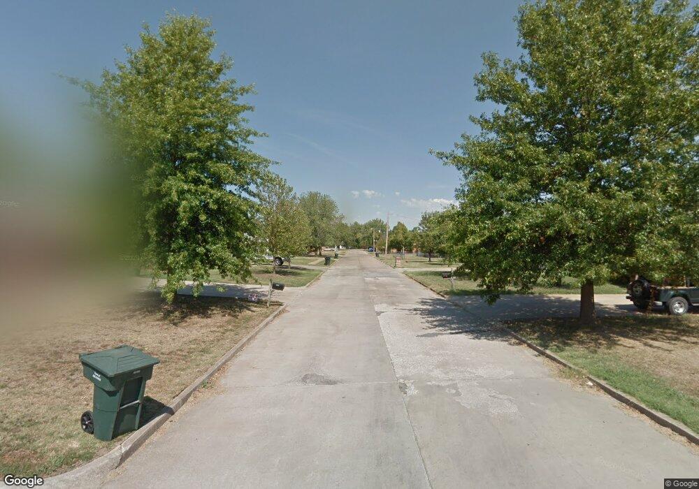 1125 S Haynie St, Skiatook, OK 74070 - photo 1