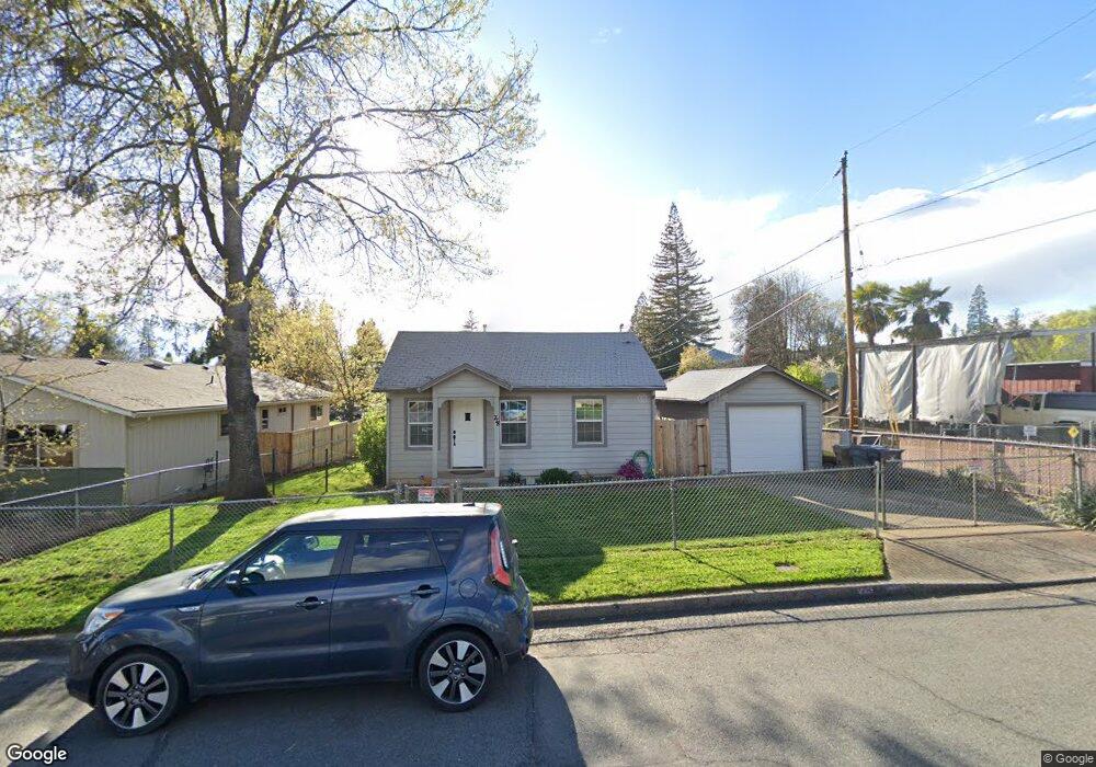 780 NE 11th St, Grants Pass, OR 97526 - photo 1