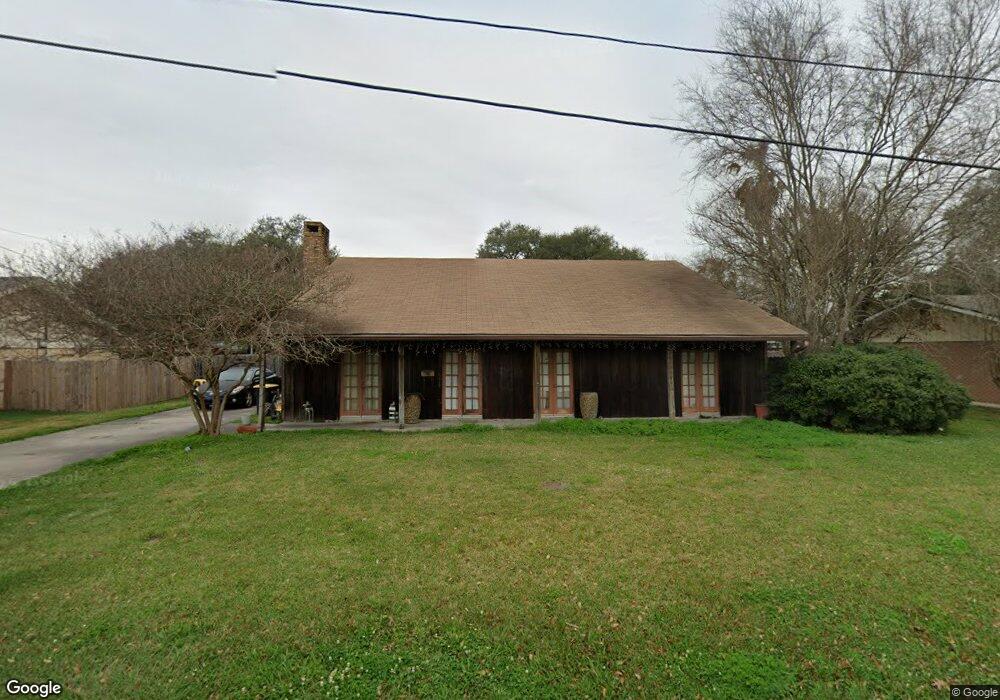 806 Broussard St, New Iberia, LA 70560 - photo 1