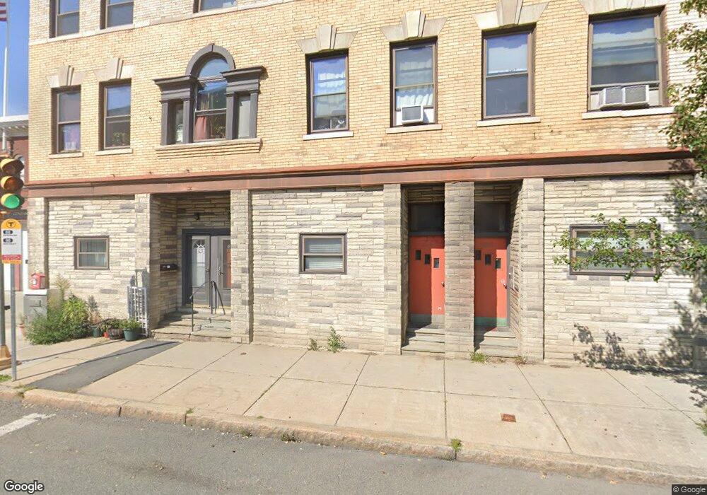 148 Hudson St unit 2, Somerville, MA 02144 - photo 1