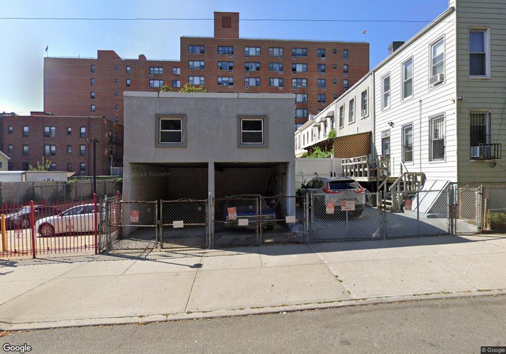 8822 168th Place, Jamaica, NY 11432 - photo 1