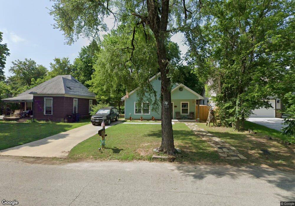 620 W Johnson St, Denison, TX 75020 - photo 1