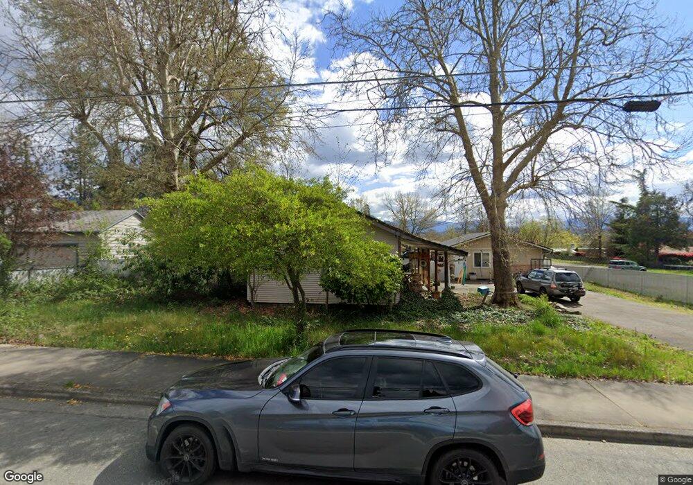 1751 NE D St, Grants Pass, OR 97526 - photo 1