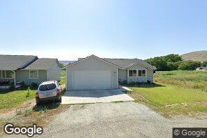 335 17th St, Bridgeport, WA 98813