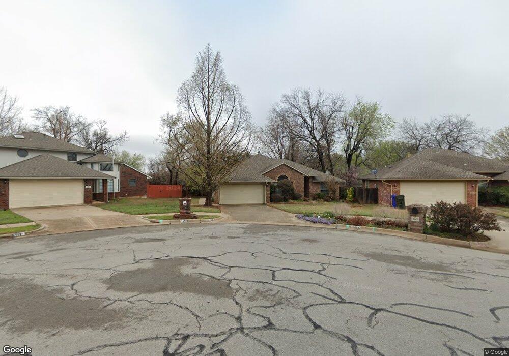 505 Gyrfalcon Dr, Norman, OK 73072 - photo 1