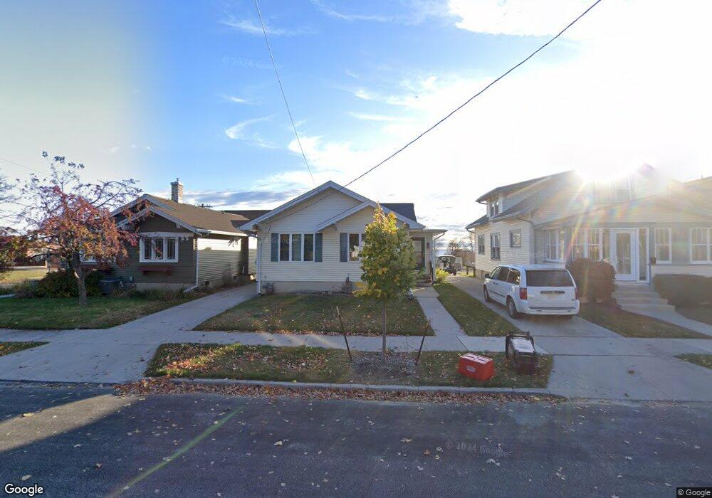 633 N 4th St, Manitowoc, WI 54220 - photo 1