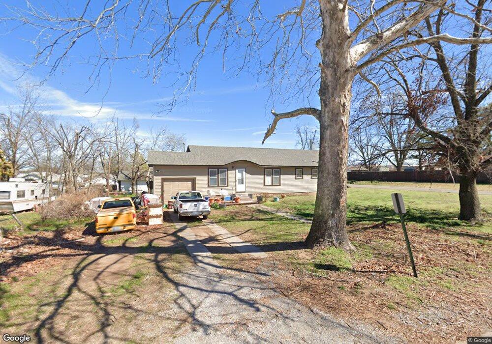 230 S 4th St, McLoud, OK 74851 - photo 1