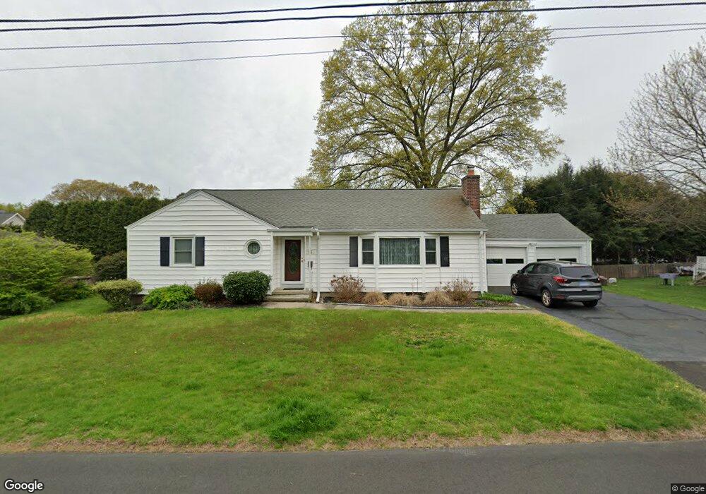 755 Chickadee Ln, Stratford, CT 06614 - photo 1