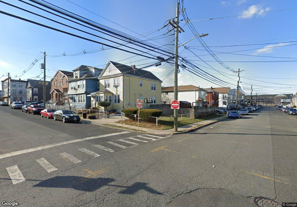 564 Mckinley St, Elizabeth, NJ 07202 - photo 1