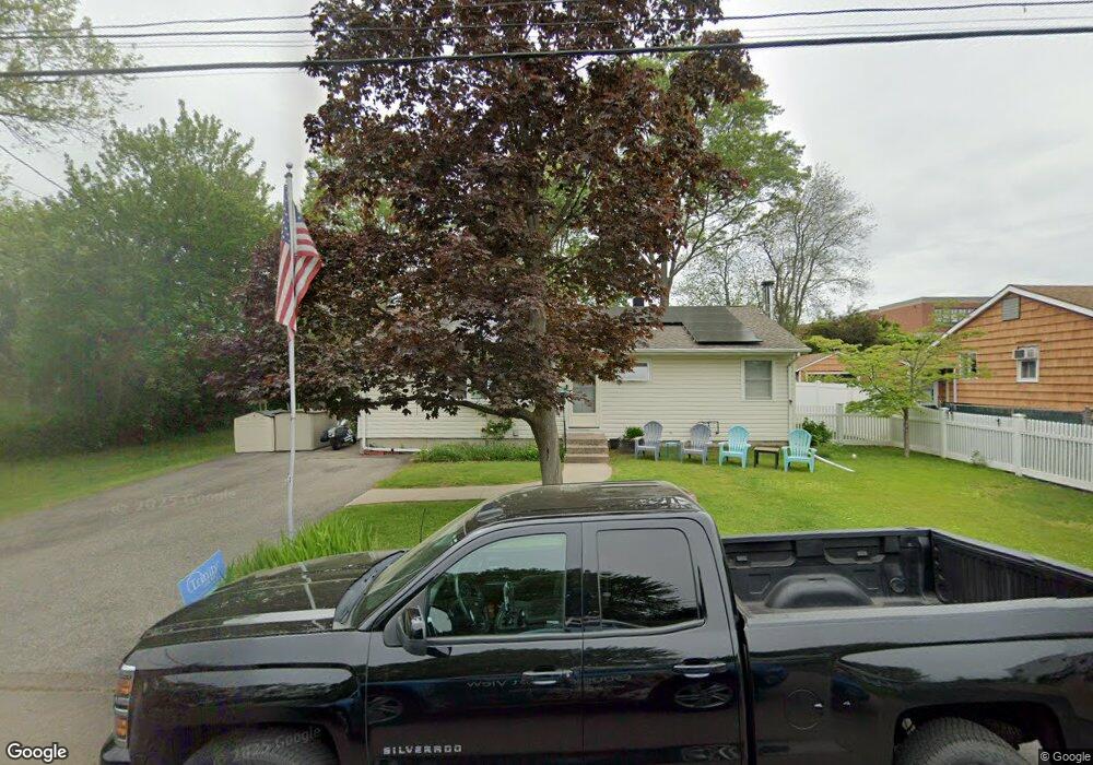 56 Skyline Dr, West Haven, CT 06516 - photo 1