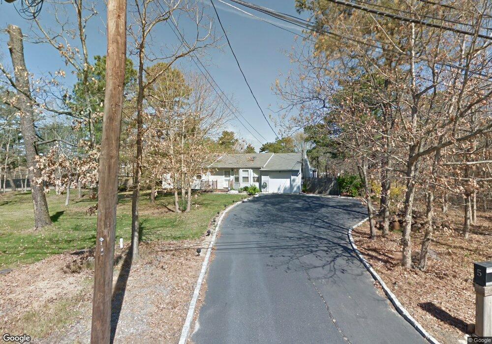 5 Country Rd, Medford, NY 11763 - photo 1