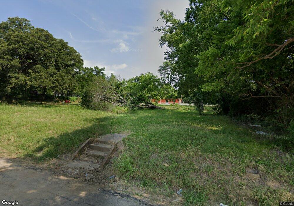 609 E 3rd St, Bonham, TX 75418 - photo 1