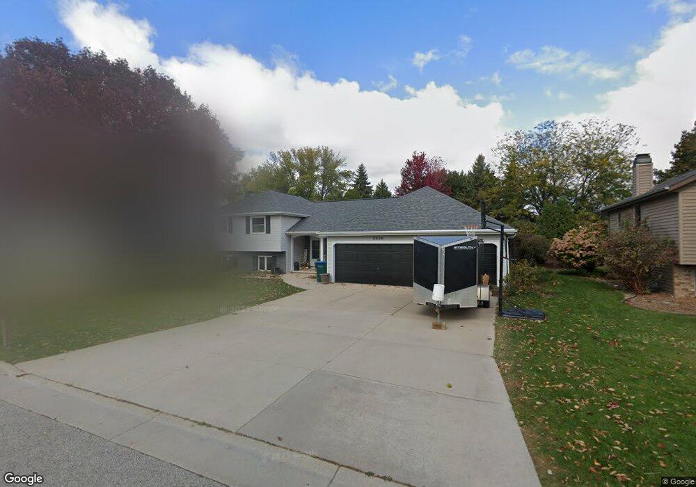 2220 W Seneca Dr, Appleton, WI 54914 - photo 1
