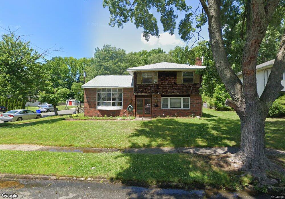 132 Manor Ct, Runnemede, NJ 08078 - photo 1