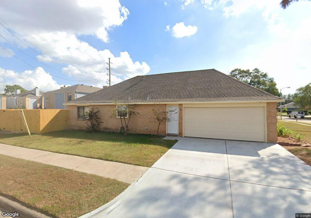 9014 Parkhill Forest Dr, Houston, TX 77088 - photo 1