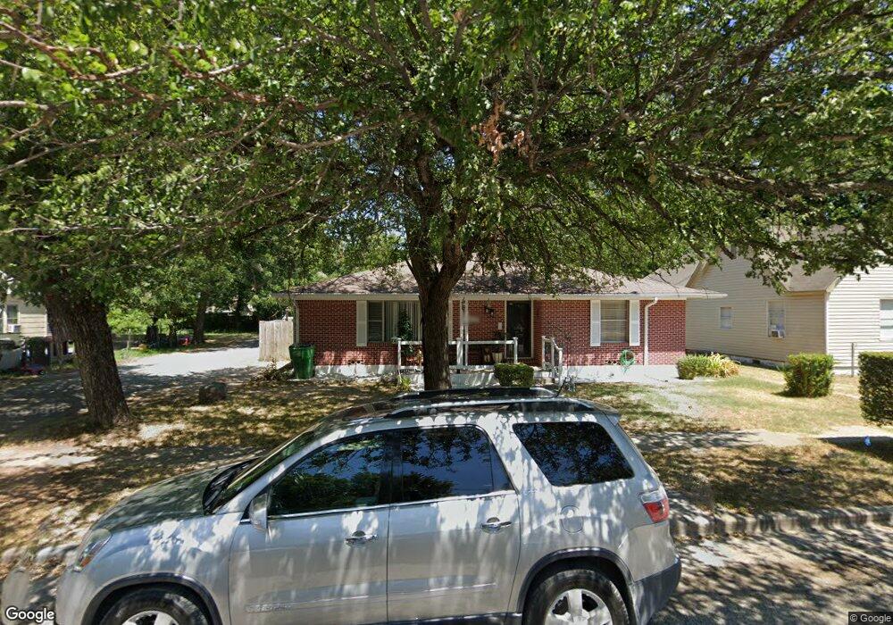 402 S Morris St, Gainesville, TX 76240 - photo 1