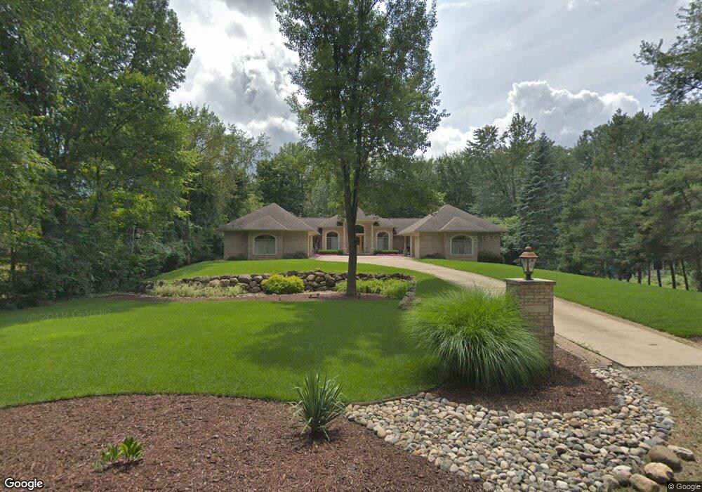 2331 Lochaven Rd, West Bloomfield, MI 48324 - photo 1