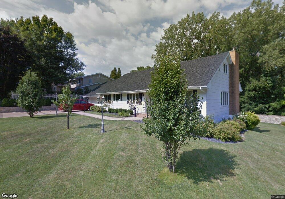 3226 Parkview Ct SE, Cedar Rapids, IA 52403 - photo 1