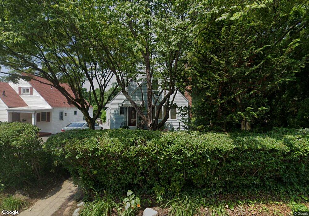 129 Steamboat Rd, Great Neck, NY 11024 - photo 1