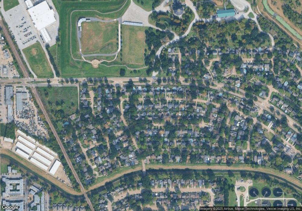 5039 Bayou Vista Dr, Houston, TX 77091 - photo 1