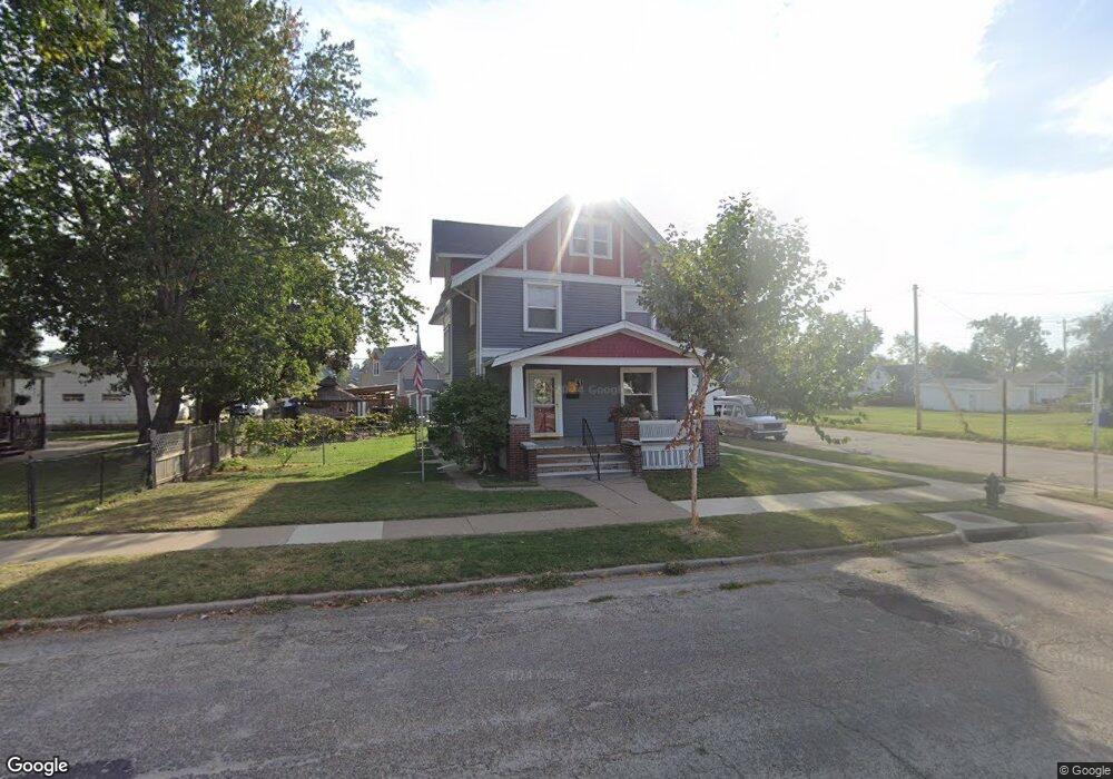 1227 K St SW, Cedar Rapids, IA 52404 - photo 1