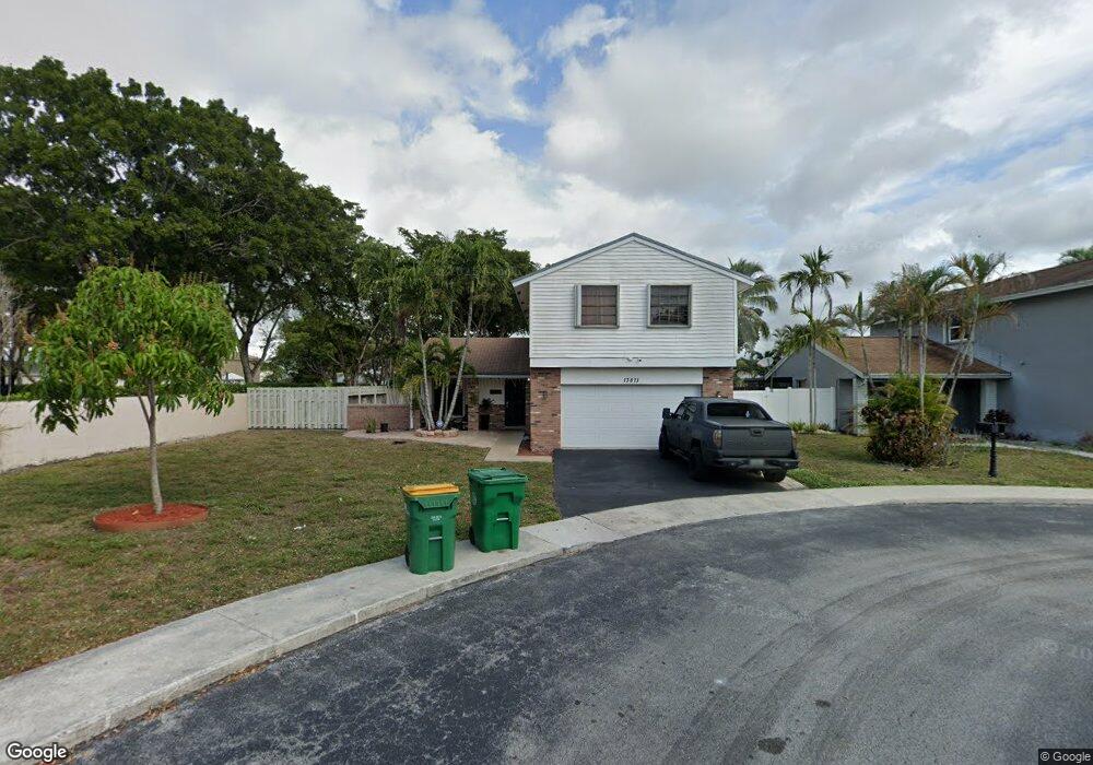 13871 Magnolia Ct, Davie, FL 33325 - photo 1