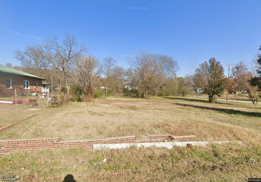 110 E Smith St, Henryetta, OK 74437 - photo 1