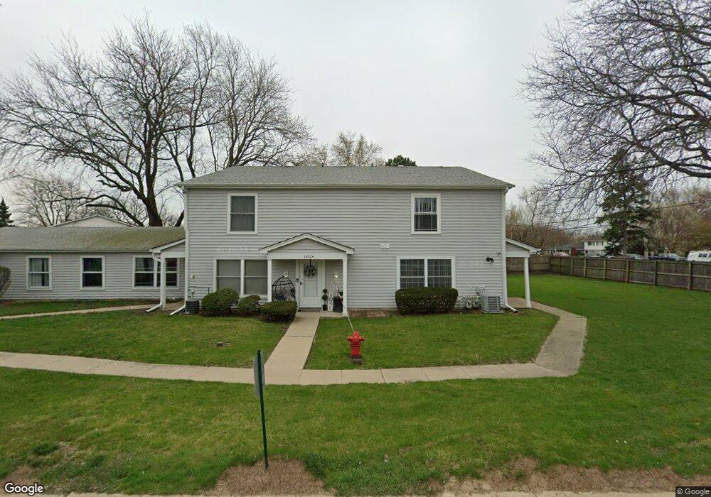 1402 S Glen Cir unit 33C, Aurora, IL 60506 - photo 1