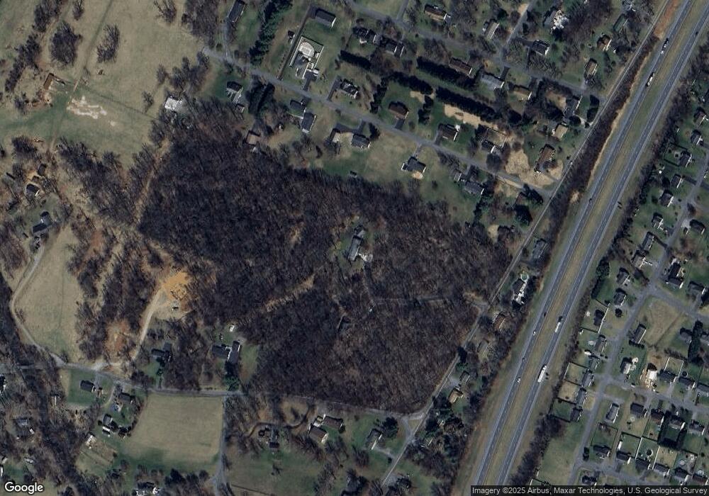 1083 Henshaw Rd, Bunker Hill, WV 25413 - photo 1