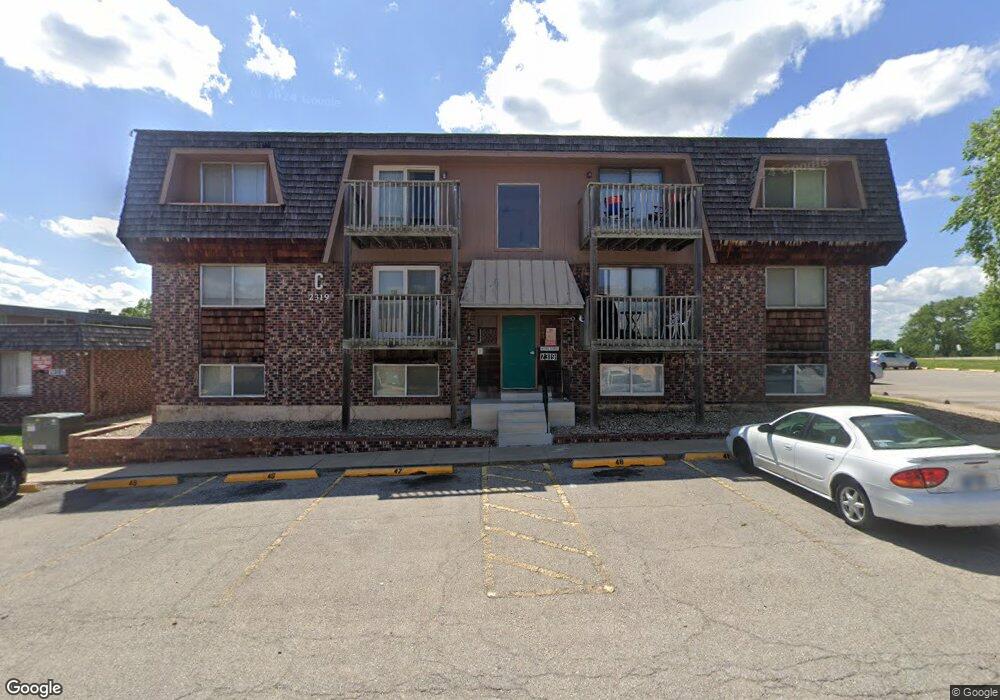 2319 SW Briarwood Plaza unit 202, Topeka, KS 66611 - photo 1