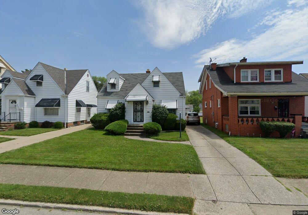 5151 Joseph St, Maple Heights, OH 44137 - photo 1