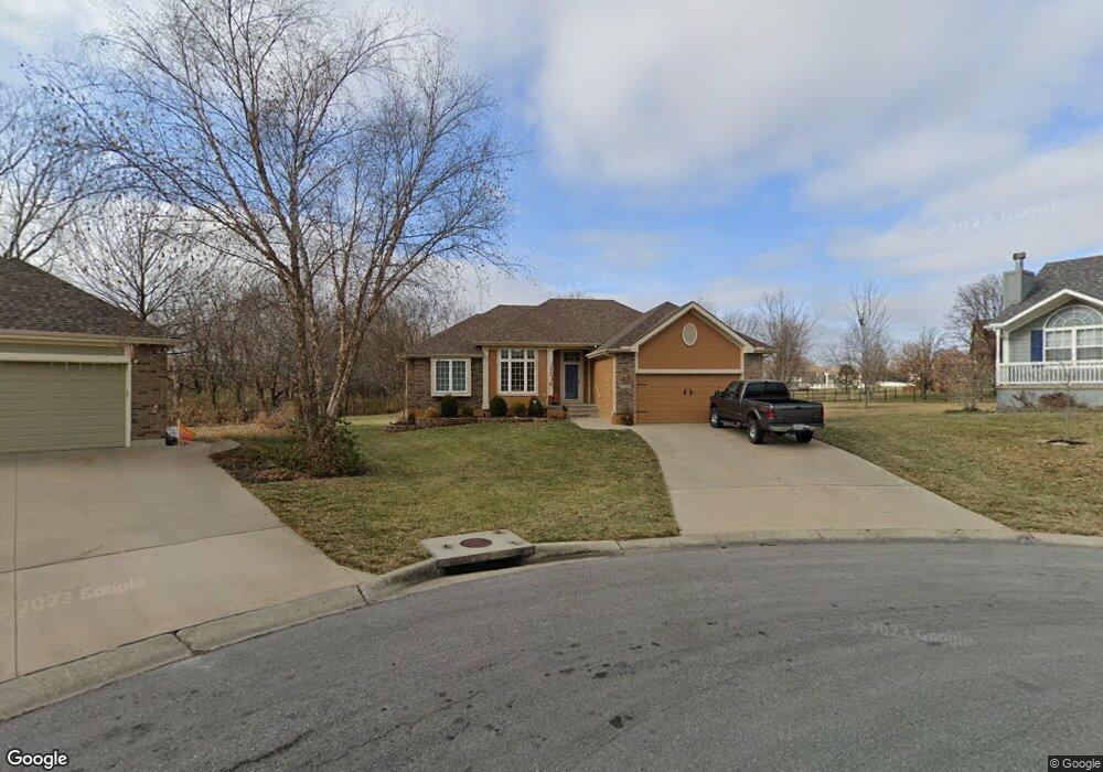 1720 Rolling Rock Rd, Raymore, MO 64083 - photo 1