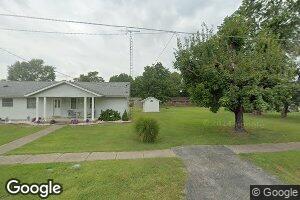 707 S Walnut St, Sesser, IL 62884