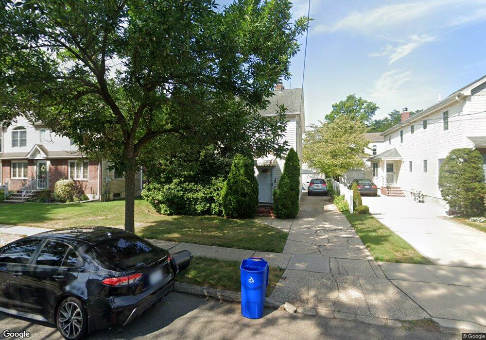 26 Primrose Ave, Floral Park, NY 11001 - photo 1