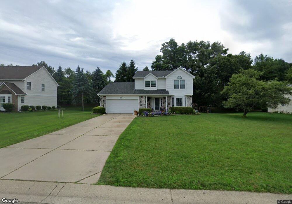 2565 West Bloomfield Oaks Dr, West Bloomfield, MI 48324 - photo 1