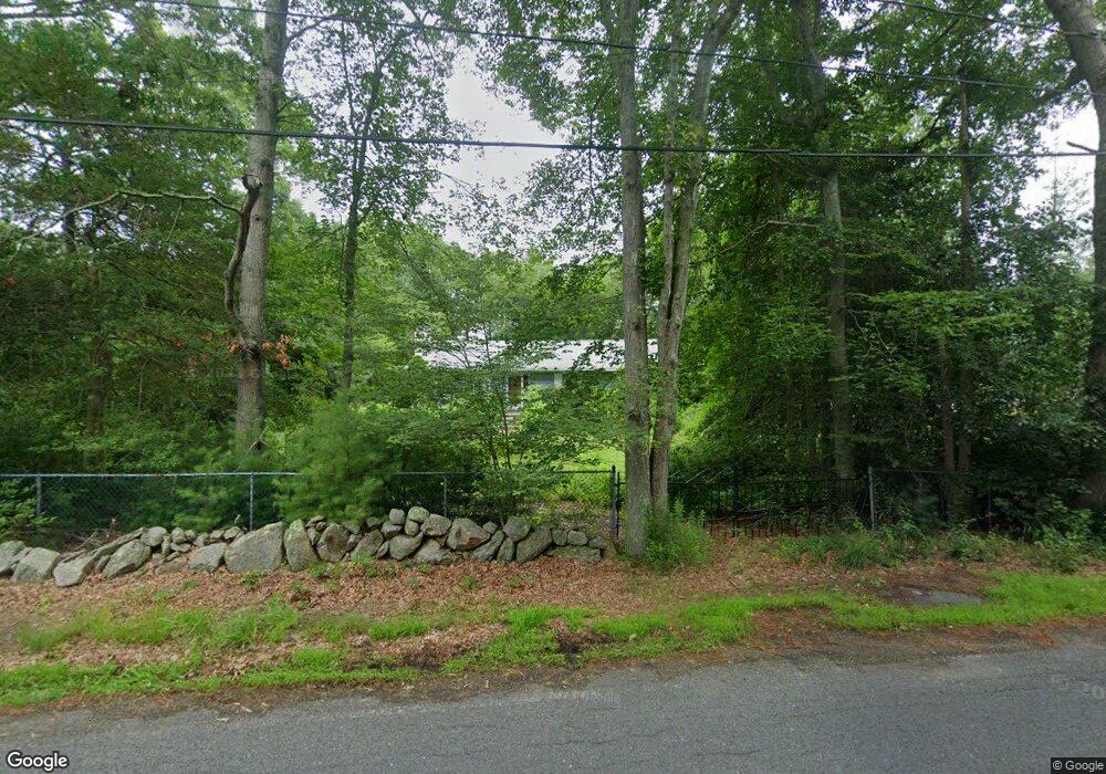 261 Mattapoisett Rd, Acushnet, MA 02743 - photo 1