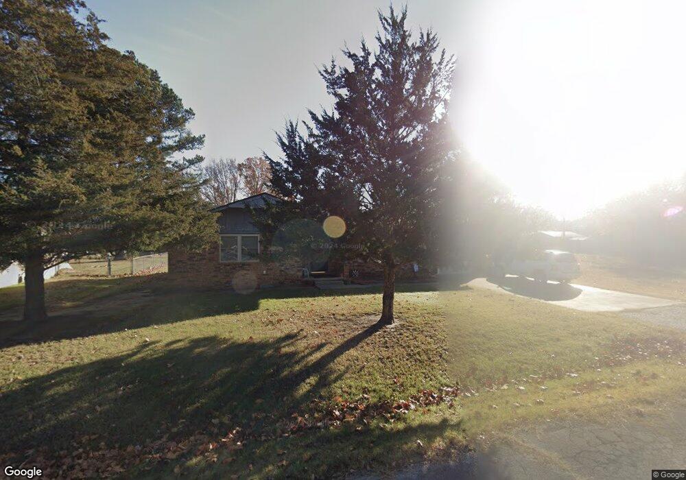 606 S 1st St, Henryetta, OK 74437 - photo 1