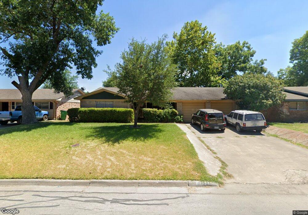 1722 Harris St, Gainesville, TX 76240 - photo 1