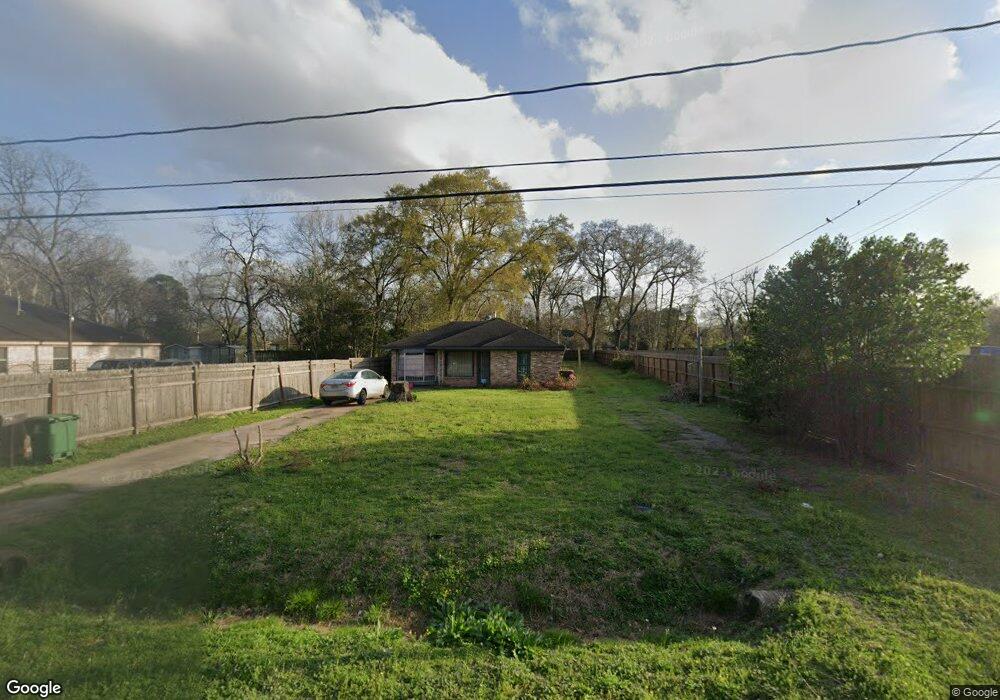 977 Wall St, Houston, TX 77088 - photo 1