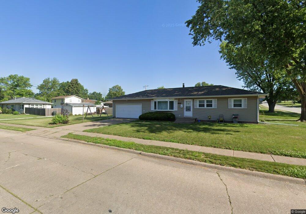 2006 W 38th St, Davenport, IA 52806 - photo 1
