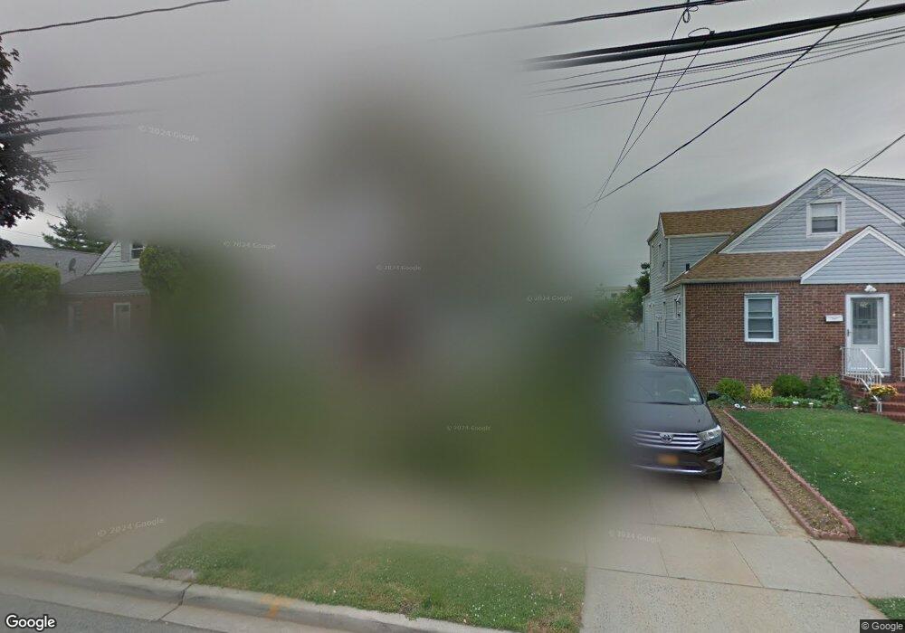 66 Albertson Place, Mineola, NY 11501 - photo 1