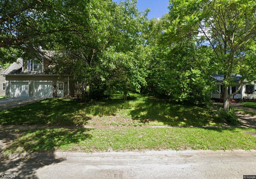 4013 Cambridge St, Des Moines, IA 50313 - photo 1