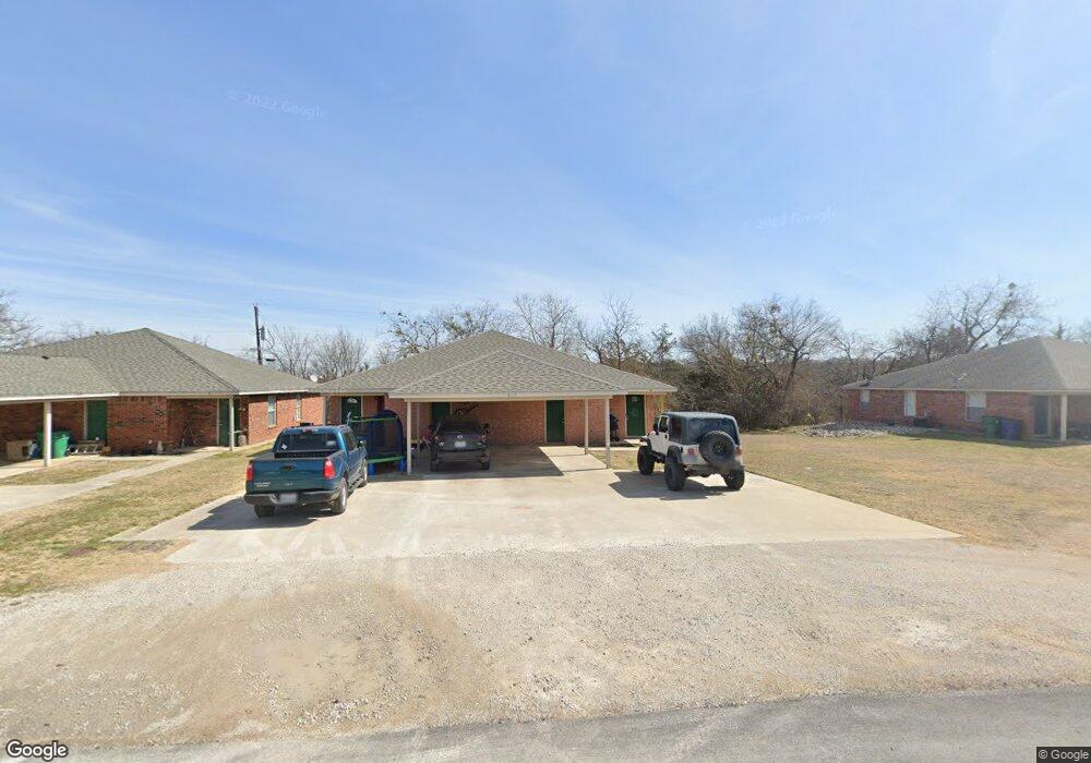 602 N Sewell Dr, Decatur, TX 76234 - photo 1